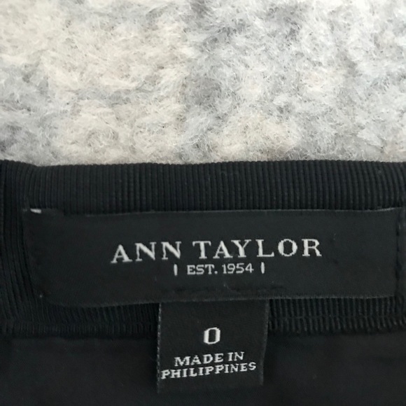 Ann Taylor Black Animal Print/Leopard Print Pencil Skirt Size 0 - Picture 4 of 6